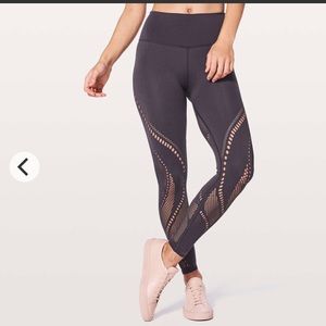 Lululemon Reveal Tight Precision 💙